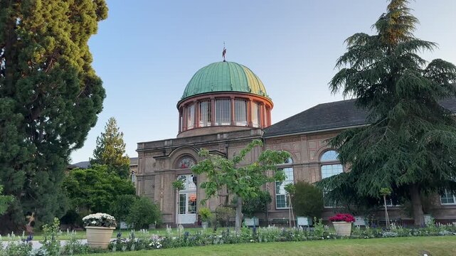 Orangerie Karlsruhe Botanischer Garten im Sommer, Museum Kunsthalle