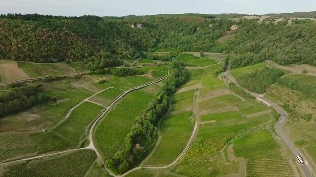 Vue aerienne du cirque de la reculee et du vignoble Chateau Chalon