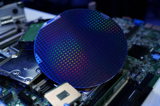 The focus is on engineers working with hard drives and semiconductor circuits or microchips in the electronics industry, including electronic engineering, computer technology, CPU maintenance, hardwar