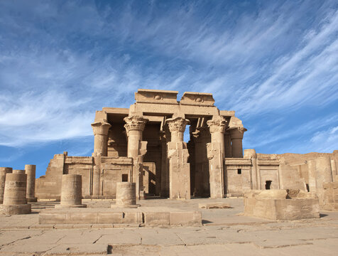 View of the ruins of the Kom Ombo temple