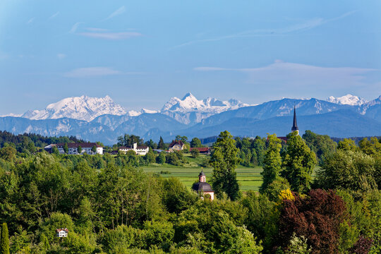Germany, Bavaria, Chiemgau, Stein an der Traun, View to Sankt Georgen, Berchtesgaden Alps, with Watzmann and Hochkalter