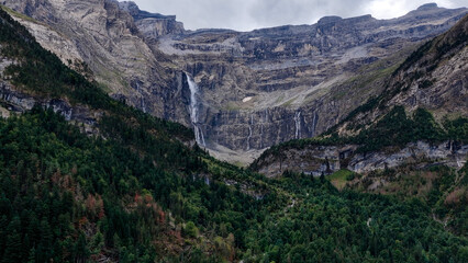 Obraz premium cirque de gavarnie landscape in the french pyrenees 