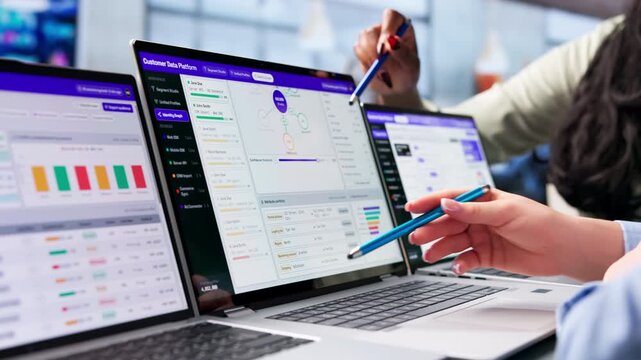 Data Analyst Woman Explains Unified Customer Profiles