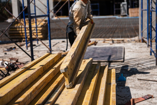 Moving Formwork Beam