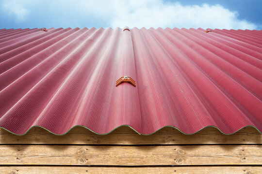 New roof with colored corrugated plastic plate
