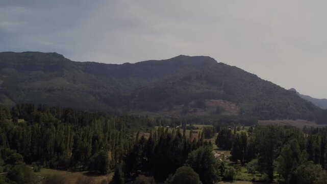 Cunco is a Chilean commune and city in the Province of Caut&iacute;n, in the Araucan&iacute;a Region, located about 60 kilometers southeast of Temuco