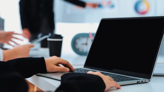 KPI icons show performance metrics, goals, and achievement measurement. KPI helps business track progress, KPI supports management, and KPI improves strategy results. Gist