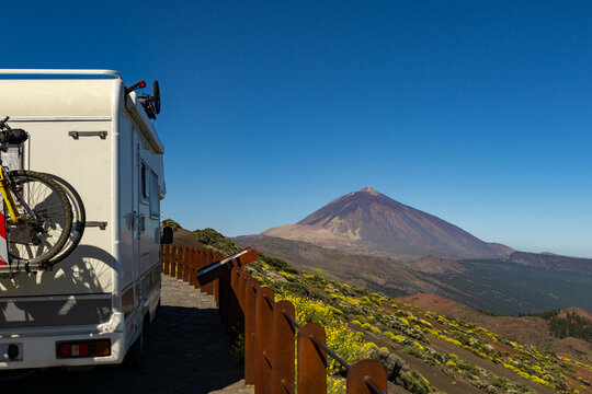 Motorhome road tripping teide national park, tenerife