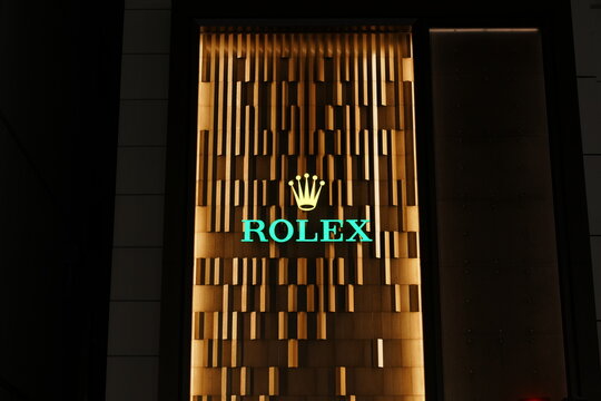 Luxury watch boutique Rolex storefront - 高級腕時計 ブティック ロレックス
