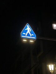 横断歩道の道路標識 © chisato