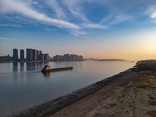 Fototapeta premium The Yangtze River rolls on