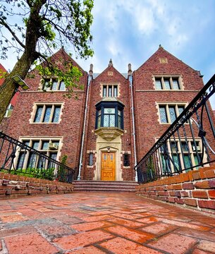 BROOKLYN, NY - SEPTEMBER 4, 2026: Exterior view of 770 Eastern Parkway, the world headquarters of the Chabad-Lubavitch Hasidic movement, featuring its iconic brick and stone architectural facade duri