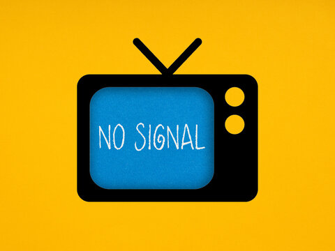 Retro television displaying no signal communication error