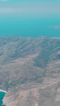 ミコノス島を上空から見た美しい海と地形