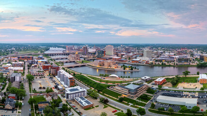 Cedar Rapids, Iowa, USA cityscape on the Cedar River