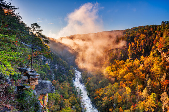 Tallulah Falls, Georgia, USA overlooking Tallulah Gorge in the autumn season