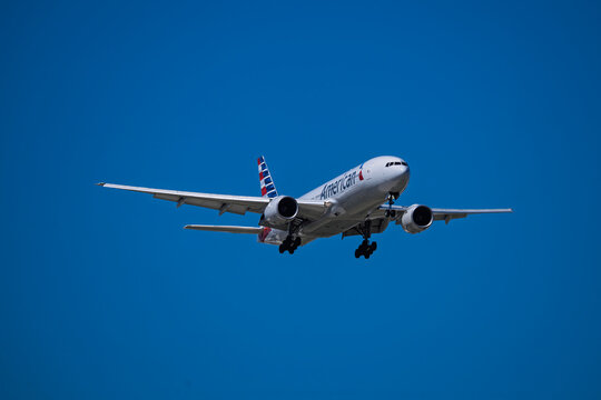 DFW International Airport 7-27-2026 Grapevine, TX USAAmerican Airlines Boeing 777-200 N786AN arrival into runway 17C at DFW International Airport