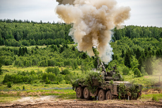 Self Propelled Artillery Firing 
