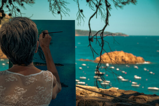 Una artista retratando el paisaje