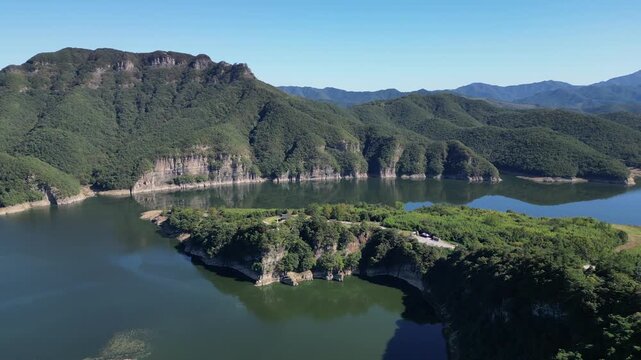 화순적벽 적벽 창랑적벽 물염적벽 보산적벽 화순 적벽 절벽 암벽 절경 명승 명승지 호수 저수지 동복호 동복댐 반영 수면 반영 산 산세 산봉우리 경치 자연 풍경 관광지 한국 명소 국명승 명승제85호 전라남도