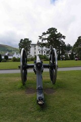  antique-cannon-blair-castle-lawn-scotland © PepeSun