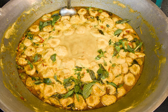 Green Curry with Featherback Fish Balls