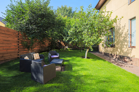 Cozy apartment backyard garden patio