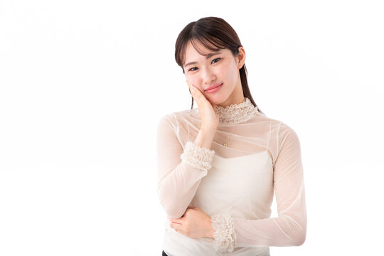悩んでいる若い女性