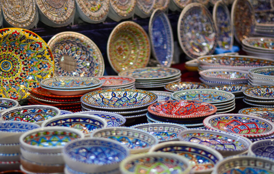 The secret charm of the Oriental Market told through its spicy scents, the colors of the fresh goods and a magical and vibrant atmosphere.