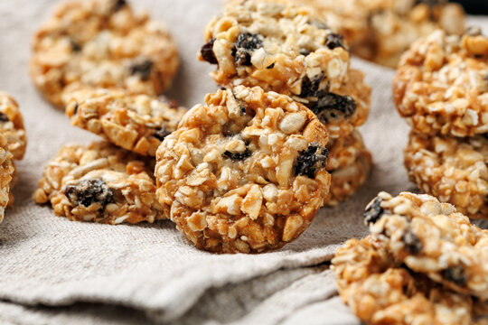 Granola Cookies with Peanuts, Raisins and Sunflower Seeds