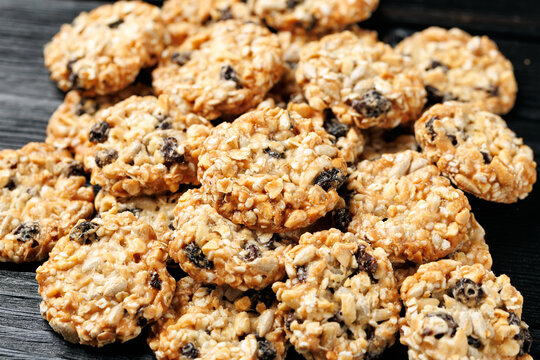 Granola Cookies with Peanuts, Raisins and Sunflower Seeds