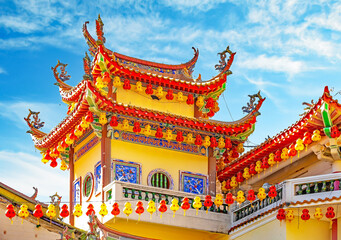 Fototapeta premium Kek Lok Si Tempel ist die größte buddhistische Tempelanlage Malaysias in Air Itam, einem Vorort von George Town auf der Insel Penang.