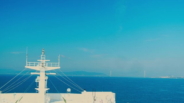 船上から望む明石海峡大橋と瀬戸内海 4Kシネマティック映像素材