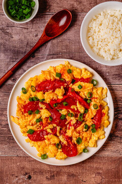 Chinese scrambled eggs with tomatoes.