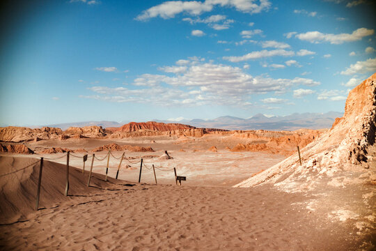 Paisaje del Valle de la Luna en el desierto de Atacama, Chile
