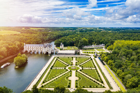 Ch&acirc;teau de Chenonceau, located in the Indre‑et‑Loire department of the Centre‑Val de Loire region in France, is a Renaissance riverside castle spanning the Cher River and known for its arches.