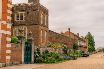 Fototapeta premium Fountain Court at Hampton Court Palace, a historic royal residence in England, UK - 4 September 2026.