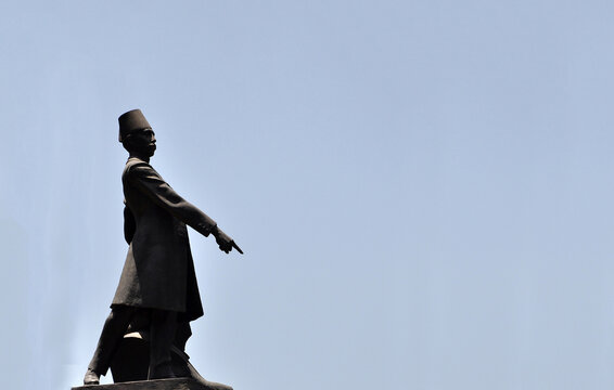 photo of mostafa kamel statue in cairo