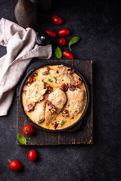 Marry me chicken in creamy sauce with sun-dried tomato. Viral recipe