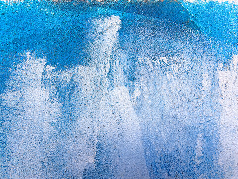 manchas de brochazos con pintura blanca sobre una pared gris rugosa con textura y abstracto IMG_7653-as26