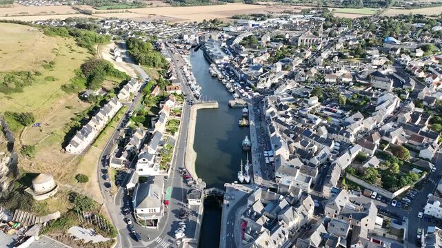 survol de Port-en-Bessin dans le Calvados, Normandie
