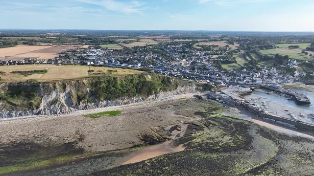 survol de Port-en-Bessin dans le Calvados, Normandie