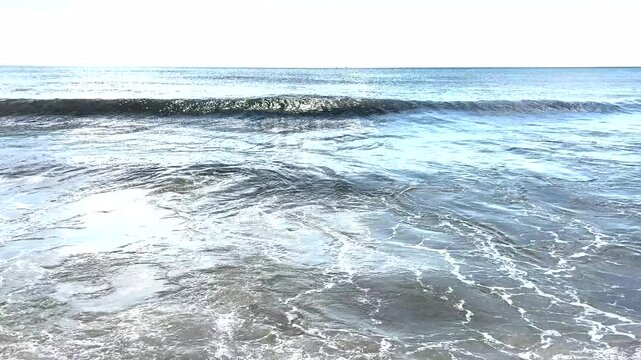 Ocean Waves Forming As The Get Closer To The Beach.