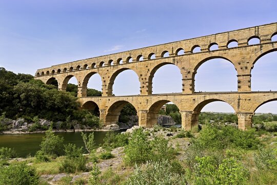 Roman aqueduct of the Pont du Gard, on the Gardon river, UNESCO World Heritage Site, Languedoc-Roussillon, France