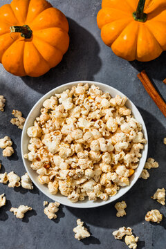 Homemade Pumpkin Spice Popcorn