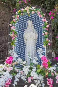 Vierge de la Salette en cage, Saint-Leu, &Icirc;le de la R&eacute;union 