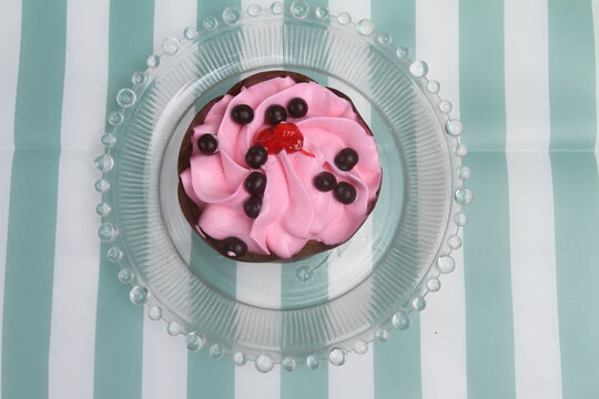 cup cake isolated on the table