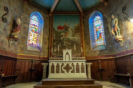 Wide view of the church apse with the Saint George altar painting, Gers, Saint Georges, France