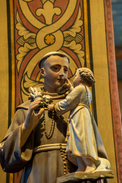 Close-up statue of Saint Anthony of Padua and the Child Jesus, Gers, Saint Georges, France