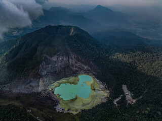 White crater Kawah Putih © Steven Tessy
